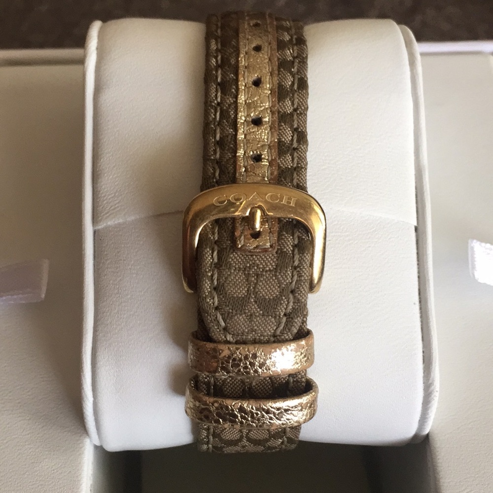 Coach Watch - Picture 4 of 5